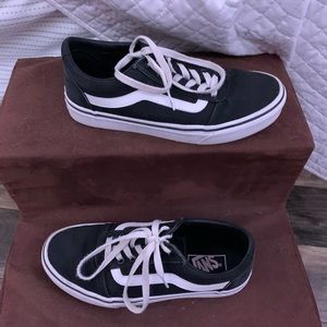 VANS - Black and white